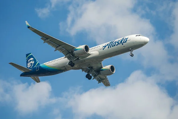 New York Oktober 2021 Alaska Airlines Airbus A321 Landet Sinkflug — Stockfoto