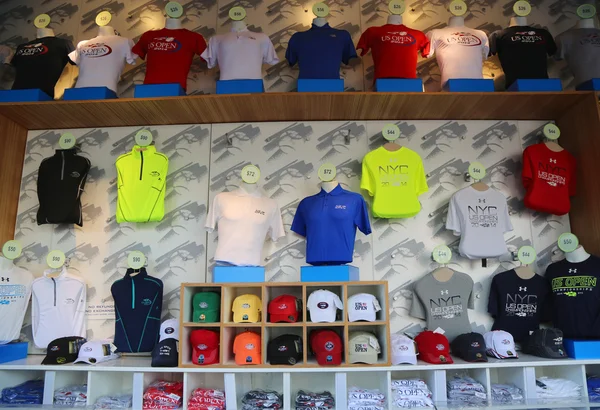 Oss öppna 2014 souvenirer på billie jean king national tenniscenter — Stockfoto