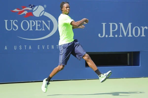 Professional tennis player Gael Monfis practices for US Open 2014 at Billie Jean King National Tennis Center — Stock Photo, Image