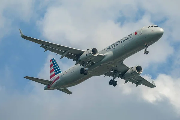 New York Oktober 2021 American Airlines Airbus A321 Daalt Voor — Stockfoto