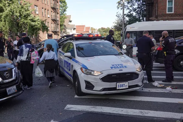 Brooklyn New York Oktober 2021 Die New Yorker Polizei Ist — Stockfoto
