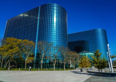 UNIONDALE, New York - 8 Kasım 2021: RXR Plaza Uniondale, New York. Long Island 'da profesyonel bir ofis binası.