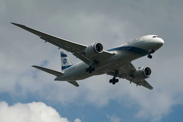 Nova Iorque Outubro 2021 Boeing 787 Dreamliner Desce Para Pousar — Fotografia de Stock