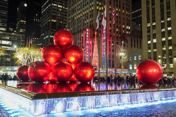 New York Prosince 2021 Vánoční Ozdoby Blízkosti Newyorské Pamětihodnosti Radio — Stock fotografie