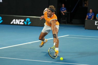 Melbourne, Avustralya - 24 Ocak 2019: 2019 Avustralya Açık Melbourne Park on yedi kez Grand Slam şampiyonu İspanya Rafael Nadal eylem sırasında onun yarı final maç