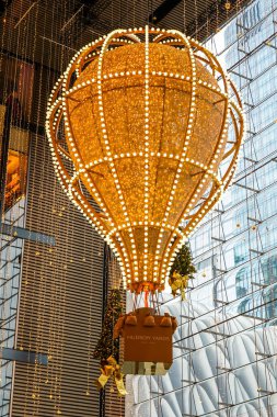 NEW YORK - 28 Kasım 2021: Hudson Yards Alışveriş Merkezi New York 'ta Tatil sezonu için dekore edildi