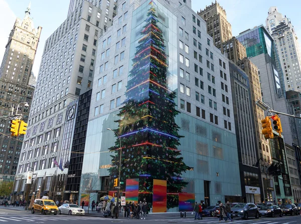 New York Dicembre 2021 Louis Vuitton 5Th Avenue Store Decorato — Foto Stock