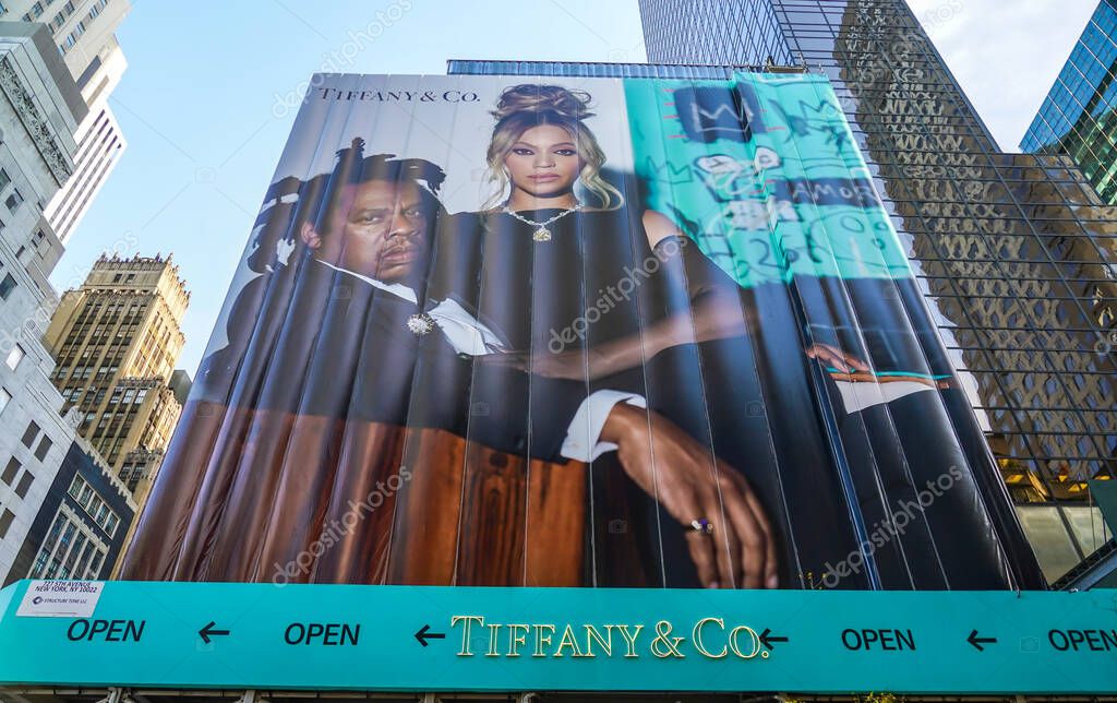 NEW YORK - DECEMBER 5, 2021: Ad campaign for Tiffany & Co with Beyonce and Jay-Z on the Tiffany & C Fifth Avenue Flagship store in New York