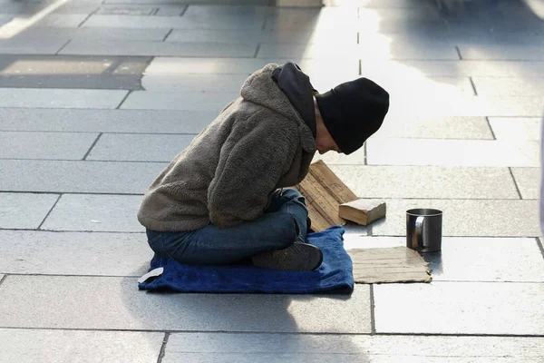 New York December 2021 Homeless Woman 5Th Avenue Midtown Manhattan — Fotografia de Stock