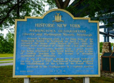 NEWBURGH, NEW YORK - 19 AĞUSTOS 2020: Tarihi New York plaketi Washington 'un Newburgh, New York' taki Merkez Eyalet Tarihi Alanı