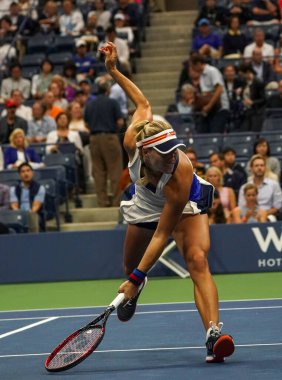 NEW YORK - 29 AUGust 2017: Almanya Grand Slam şampiyonu Angelique Kerber, New York 'taki Billie Jean King Ulusal Tenis Merkezi' nde oynanan 2017 ABD Açık ilk tur müsabakasında 