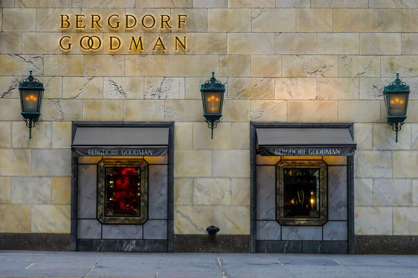 New York Maart 2021 Het Bergdorf Goodman Warenhuis New York — Stockfoto