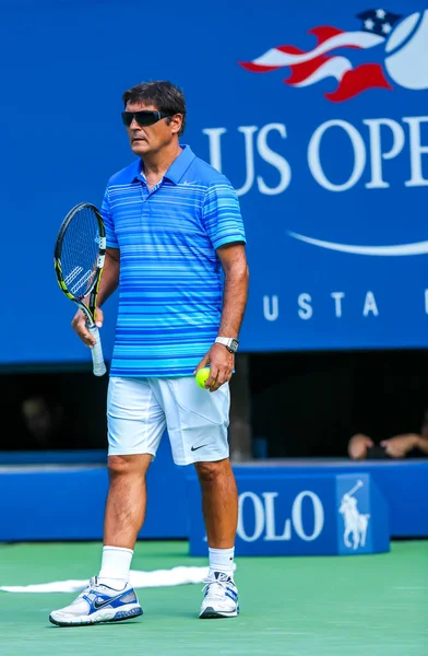 2013年8月25日 拉斐尔 纳达尔在纽约比利 金国家网球中心阿瑟 阿什体育场2013年美国公开赛期间的网球教练托尼 纳达尔 — 图库照片