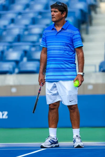 2013年8月25日 ラファエル ナダルの2013年全米オープンのテニスコーチ ナダルがニューヨークのビリー ジーン キング ナショナル テニスセンターで開幕 — ストック写真