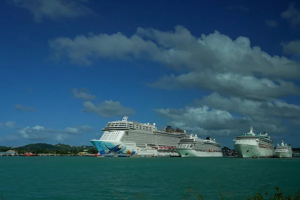 John Antigua December 2021 Small Large Cruise Ship Norwegian Escape — Stok fotoğraf