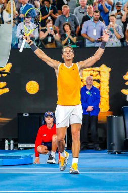 MELBOURNE, AUSTRALYA - 22 Ocak 2019: 17 İspanya Grand Slam şampiyonu Rafael Nadal, Melbourne Park 'ta oynanan 2019 Avustralya Açık' taki çeyrek final karşılaşmasından sonra zaferini kutladı.
