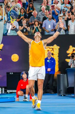 MELBOURNE, AUSTRALYA - 22 Ocak 2019: 17 İspanya Grand Slam şampiyonu Rafael Nadal, Melbourne Park 'ta oynanan 2019 Avustralya Açık' taki çeyrek final karşılaşmasından sonra zaferini kutladı.