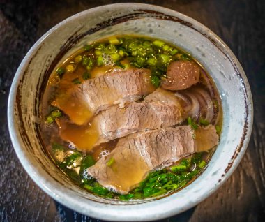 Geleneksel Vietnam Pho Erişte Çorbası