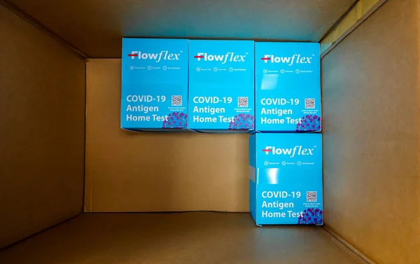 2021 Flowflex Covid 검사를 브루클린의 약국에서 이용할 수있음 — 스톡 사진