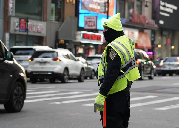 Nueva York Noviembre 2021 Oficial Policía Nueva York Control Tráfico —  Fotos de Stock