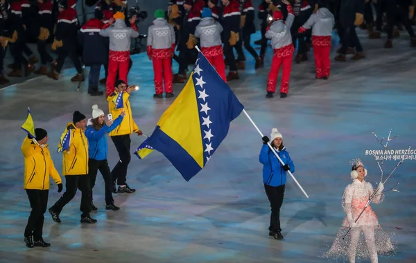 2018年2月9日 平昌で開催された平昌2018オリンピック開会式にボスニア オリンピックチームが参加 — ストック写真