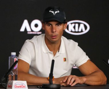Melbourne, Avustralya - Ocak 27, 2019:2019 Avustralya Açık finalist İspanya Rafael Nadal basın toplantısı sırasında onun erkekler final maçı Novak Djokovic Sırbistan Melbourne Park karşı sonra