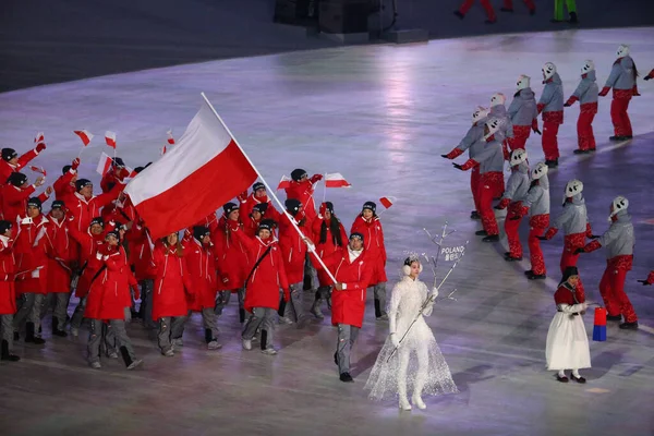 Pyeongchang South Korea 2018年2月9日 波兰奥林匹克代表队在韩国平昌奥林匹克体育场参加2018年平昌奥运会开幕式 — 图库照片