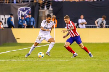 Doğu RUTHERFORD, NJ - 26 Temmuz 2019: MetLife Stadyumu 'nda oynanan 2019 Uluslararası Şampiyonlar Kupası' nda Atletico de Madrid ile oynanan maçta Real Madrid 'in 50. Real Madrid 3-7 yenildi