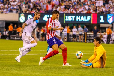 Doğu RUTHERFORD, NJ - 26 Temmuz 2019: Atletico de Madrid 'den Alvaro Morata MetLife Stadyumu' nda oynanan 2019 Uluslararası Şampiyonlar Kupası 'nda Real Madrid' e karşı oynanan maçta. Real Madrid 3-7 yenildi