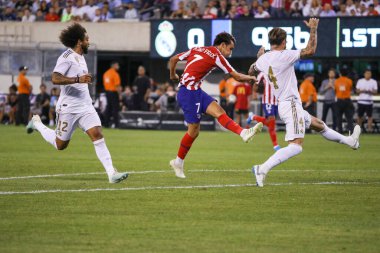 Doğu RUTHERFORD, NJ - 26 Temmuz 2019: Atletico de Madrid 'den Joao Felix MetLife Stadyumu' nda oynanan 2019 Uluslararası Şampiyonlar Kupası 'nda Real Madrid' e karşı maç yapıyor. Real Madrid 3-7 yenildi
