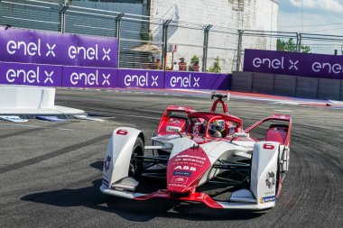 NEW YORK - 10 Temmuz 2021: Joel Eriksson (6) (Dragon / Penske Autosport Racing Team) Formula E 'yi 2021 ABB Formula E Dünya Şampiyonası sırasında kullanıyor.