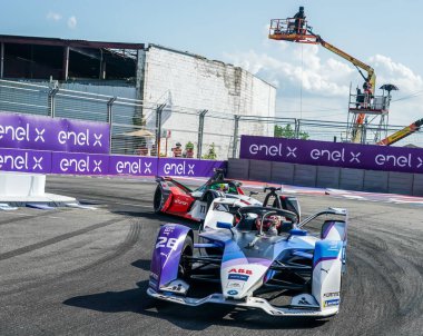 NEW YORK - 10 Temmuz 2021: BMW i Andretti Motorsport Racing Team 'in yarış şampiyonu Maximilian Guenther (28) Formula E yarışçısı 2021 ABB Formula E Dünya Şampiyonası New York E-Prix yarışı 10