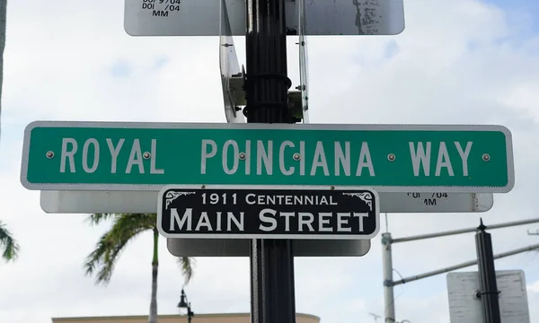 Palm Beach 2021年4月23日 佛罗里达州棕榈滩的皇家Poinciana路 — 图库照片