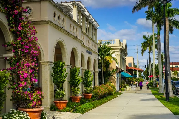 Palm Beach April 2021 Luxe Winkels Restaurants Langs Royal Poinciana — Stockfoto