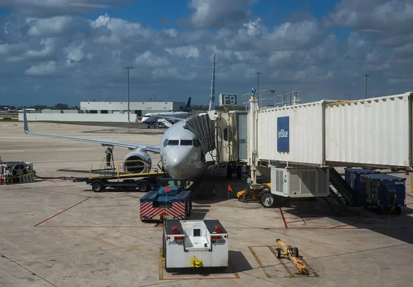 West Palm Beach Florida Oktober 2020 Jetblue Vliegtuig Asfalt Palm — Stockfoto