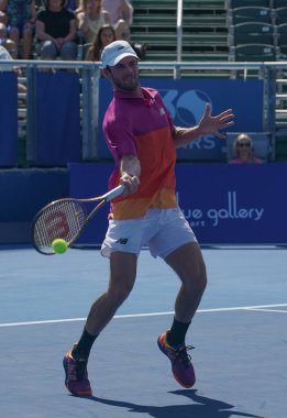 DELRAY BEACH, FLORIDA - 18 Şubat 2022: Florida 'da düzenlenen 2022 Delray Beach Open turnuvasında ABD' li profesyonel tenisçi Tommy Paul