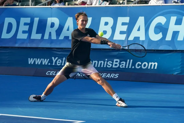 Delray Beach Florida 2022年2月18日 美国职业网球选手塞巴斯蒂安 贝塔在2022年佛罗里达Delray海滩公开赛四分之一决赛中的行动 — 图库照片