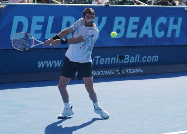 DELRAY BEACH, FLORIDA - 18 Şubat 2022: Büyük Britanya 'dan profesyonel tenisçi Cameron Norrie Florida' da düzenlenen 2022 Delray Beach Open turnuvasında oynadığı çeyrek final maçında