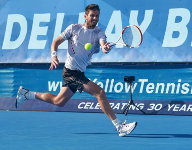 DELRAY BEACH, FLORIDA - 18 Şubat 2022: Büyük Britanya 'dan profesyonel tenisçi Cameron Norrie Florida' da düzenlenen 2022 Delray Beach Open turnuvasında oynadığı çeyrek final maçında