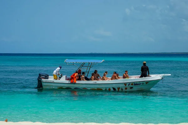 Katalina Island Republika Dominiczna Czerwca 2021 Wycieczka Nurkowa Wyspę Catalina — Zdjęcie stockowe