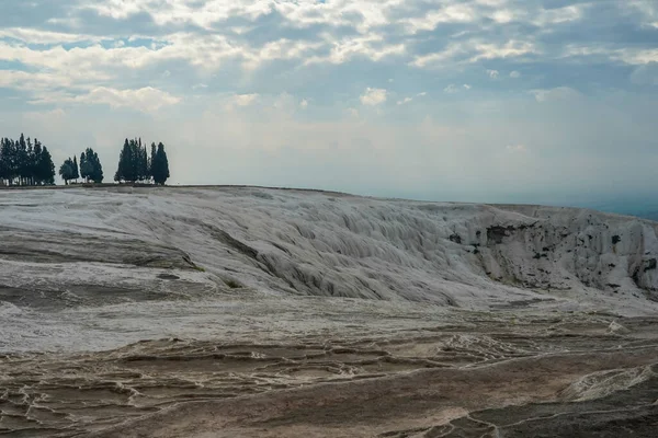 Pamukkale Travertine游泳池和梯田 Pamukkale是教科文组织在土耳其的著名世界遗产 — 图库照片