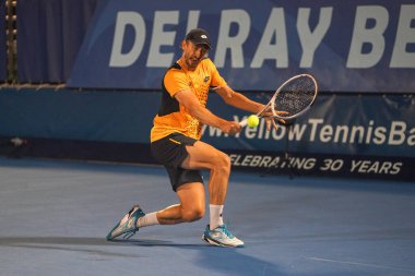 DELRAY BEACH, FLORIDA - 19 Şubat 2022: Florida 'da düzenlenen 2022 Delray Beach Open turnuvasında Avustralyalı profesyonel tenisçi John Millman