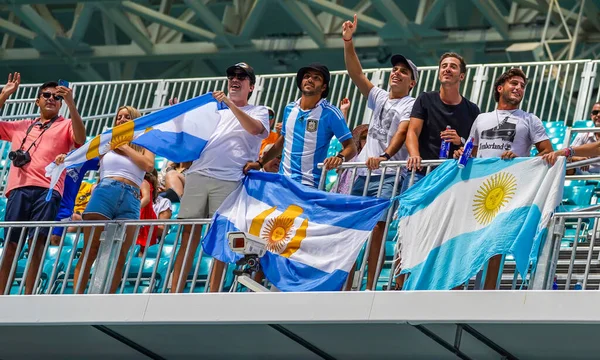 Миами Гарденс Флорида Марта 2022 Года Аргентинские Теннисные Болельщики Поддерживают — стоковое фото