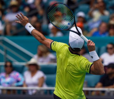 MIAMI GARDENS, FLORIDA - 3 APRIL 2022 Miami Açık 2022 finalisti Casper Ruud, Miami, Florida 'daki Hard Rock Stadyumu' nda Carlos Alcaraz 'a karşı oynadığı erkekler final maçında