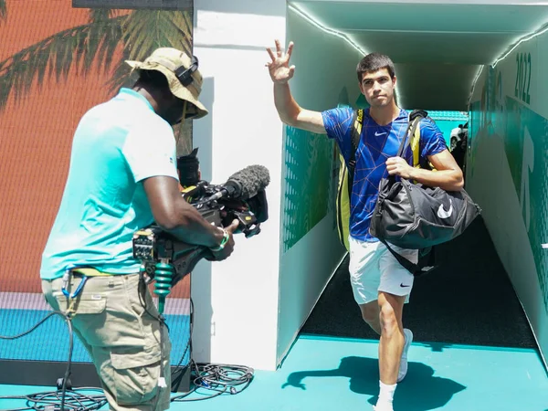 Miami Gardens Florida 2022年4月3日 西班牙职业网球选手卡洛斯 阿尔卡拉兹在2022年迈阿密公开赛男子决赛前进入赛场 — 图库照片