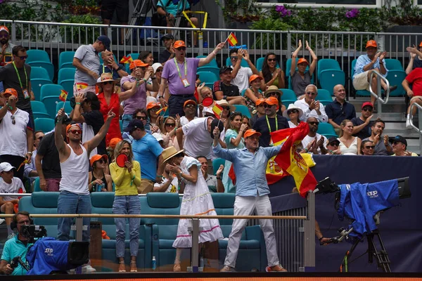 Miami Gardens Florida Duben 2022 Tenisoví Fanoušci Podporují Španělského Carlose — Stock fotografie