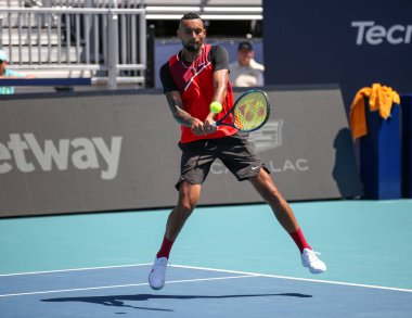 MIAMI GARDENS, FLORIDA - 26 Mart 2022: Avustralyalı profesyonel tenisçi Nick Kyrgios Miami 'de Miami Gardens, Florida' daki Hard Rock Stadyumu 'nda oynanan 16.