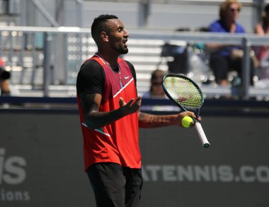 MIAMI GARDENS, FLORIDA - 26 Mart 2022: Avustralyalı profesyonel tenisçi Nick Kyrgios Miami 'de Miami Gardens, Florida' daki Hard Rock Stadyumu 'nda oynanan 16.