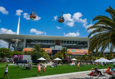 MIAMI GARDENS, FLORIDA - 30 Mart 2022 - Miami Gardens, Florida 'da düzenlenen 2022 Miami Open Masters turnuvası sırasında Hard Rock Stadyumu' na dayanarak