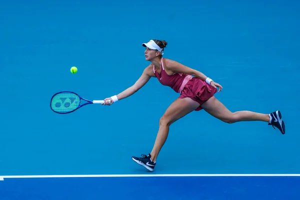 Miami Gardens Florida 2022年3月31日 瑞士职业网球选手Belinda Bencic在2022年迈阿密硬岩体育场举行的半决赛中的行动 — 图库照片